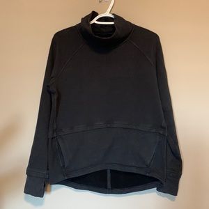 Lululemon Find Your Unwind Pullover. Black. Size 4.